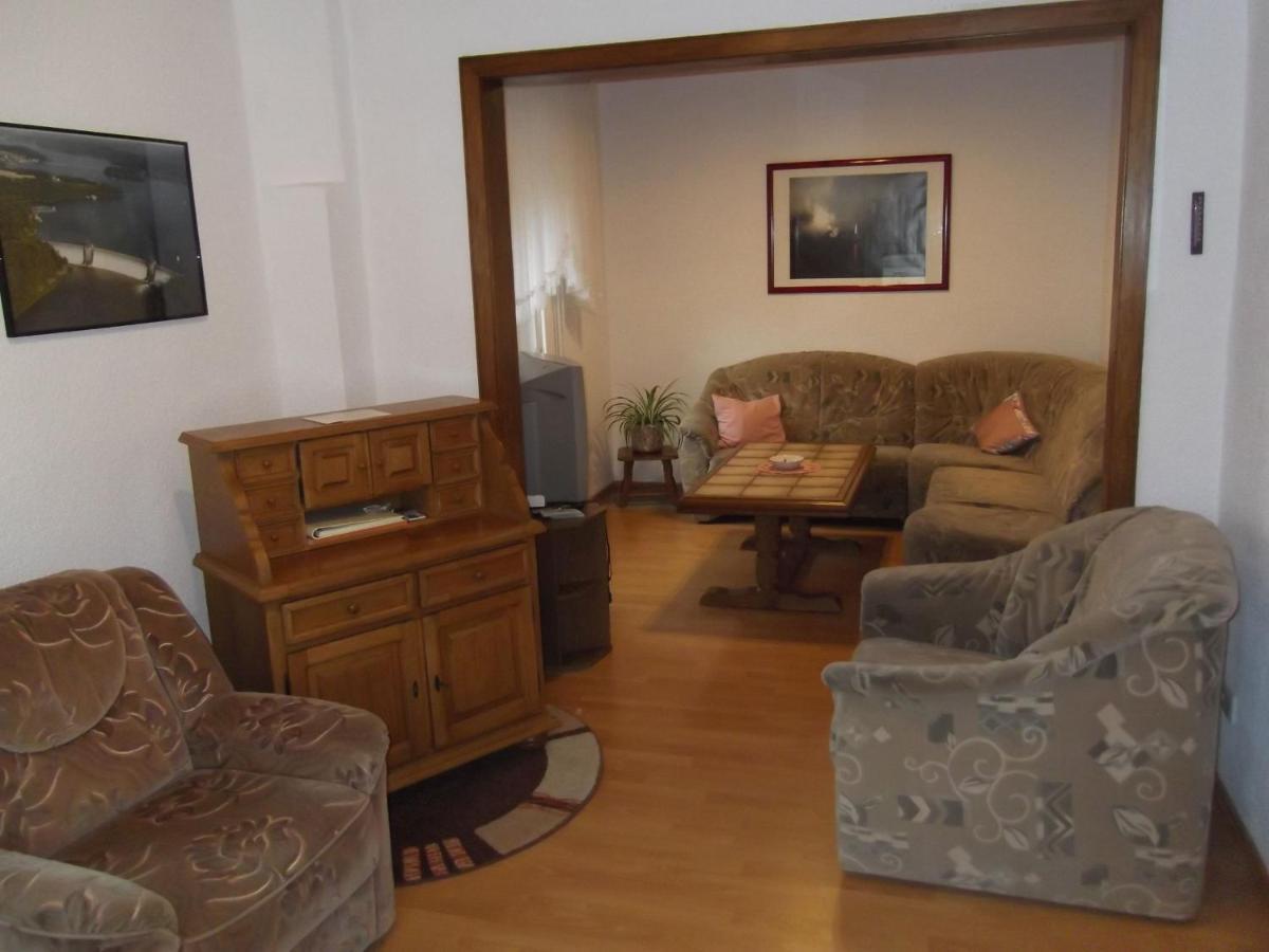Ferienhaus Und Ferienwohnung Knappstein Möhnesee Exteriör bild